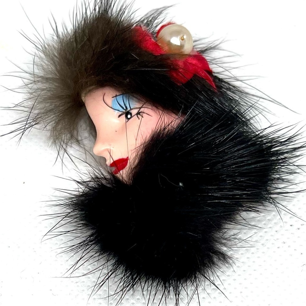 Vintage Lady Head Brooch